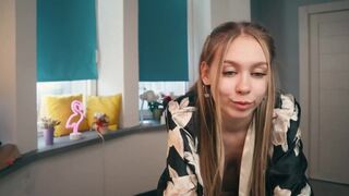 aleksa_cutie chaturbate Crazy woman fucks pussy with phallus