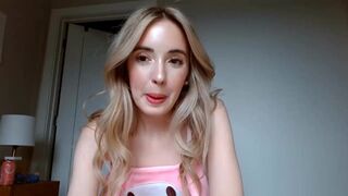 vegansoda chaturbate  masturbating pussy through panties