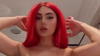 Nacre_Victoire onlyfans Gorgeous babe fucks her shaved pussy