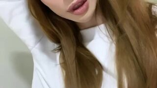 Jessica onlyfans Kralia in stockings intensely fingering vagina