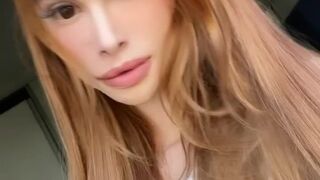 Jessica onlyfans Experienced bitch spreads her legs