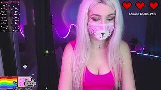 molllypercocet_13 chaturbate Sweet chick fingers herself
