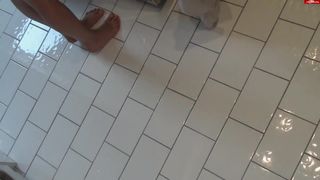 MaryWet - Fick mich, w?hrend die Familie nebenan sitzt! 09.05.15