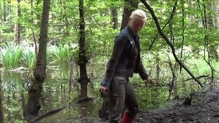 Lara-CumKitten piss herself (A W)