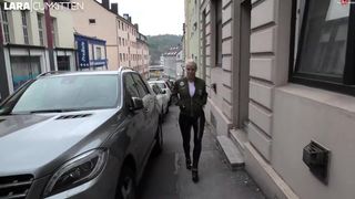 Lara-CumKitten - Ficken fuer den KFZ Service - Latex Bitch der Werkstatt Vollgespritzt