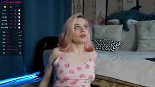 _blowjob_queen_ chaturbate Chick fucks herself with a big rubber dildo