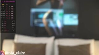 dovia chaturbate  dancing naked and pulling pussy