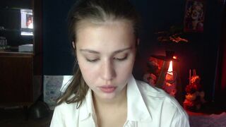 aliciaalvarez chaturbate Juicy babe jerking her pussy with phallus