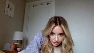 vegansoda chaturbate Full skin pulls the cap with a phallus