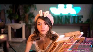 bonniebruise myfreecams Busty chick talks in french