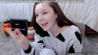 mira_xo myfreecams Sexy lady caresses pussy