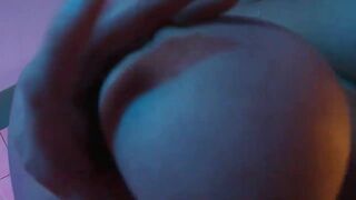 no_bo_dy myfreecams Beautiful passion gently masturbates pussy