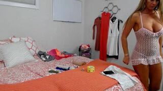 ainsleedivine myfreecams Beautiful bitch shows shaved holes