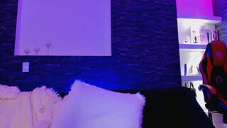 candyred88 myfreecams Black-haired mare shows boobs