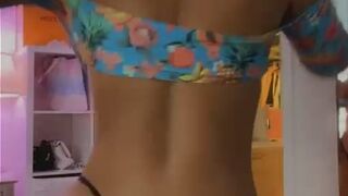 yinethcolombiana onlyfans Mature slut pulls pussy while lying in a chair