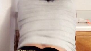 spoiledbrincesstwerks onlyfans Cute babe caresses shaved cunt