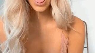 sara__mascaraaka  bitch with big tits rides vagina toy
