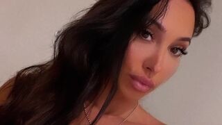 Scarlet Silva onlyfans  with beautiful milks cums