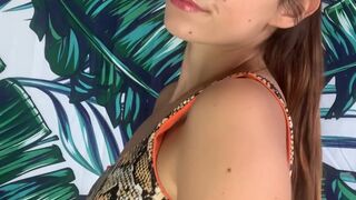 Sam Hickelspoon aka samslayres onlyfans The charming doll fun dancing in front of the camera