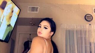 naughtynadiask onlyfans Luxurious bitch in no hurry to undress