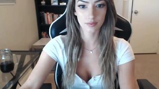 miss_bee crazy chick demonstrates sexy body