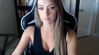 miss_bee cute slut fucks vaginal opening