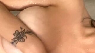 icybabym onlyfans Busty kurva fingering her pussy with a vibrator