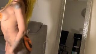 iambarbiechann onlyfans Expressive swell performs crazy dance