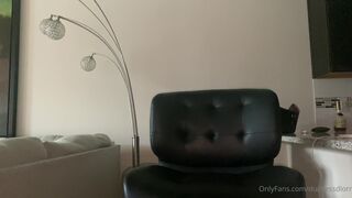 Duchess Dior aka dazedoverduchess onlyfans Mature confused jerks off shaggy pussy