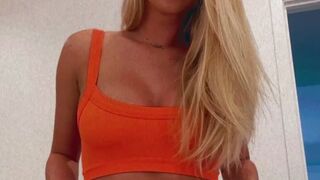 alexissclarkk onlyfans Busty doll fucks both holes