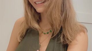 Ashley Tervort onlyfans Teen beauty caresses shaved cunt