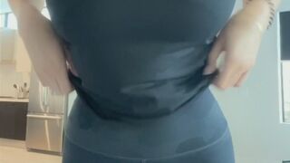 Ashley Tervort onlyfans An imposing bitch puts her dildo in the vagina