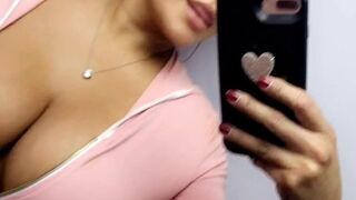 Kiara chaturbate Sexy slut caresses sex lips