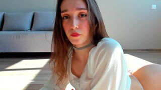 _meganmeow_ chaturbate Alluring bitch shows juicy body