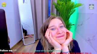 kali_coy chaturbate Sexy lady fucks shaved holes