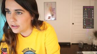 scout chaturbate Graceful female seduces with juicy tits