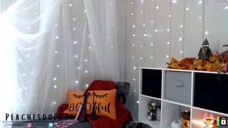 peachesdoe97 chaturbate Charming babe shows off beautiful sissy