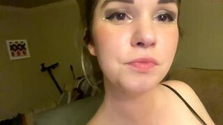 karlie010609 chaturbate Busty babe fucks herself in her pussy