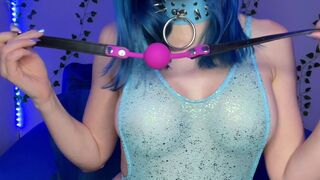 Jewelzblu onlyfans Gorgeous young lady shows off her legs