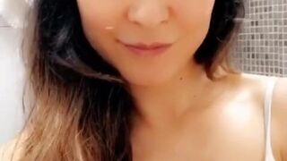 Francysbelle onlyfans Crazy bitch fucks herself with fingers