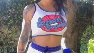 Kiara Moon aka kiaramoontv onlyfans Shy model masturbates cunt