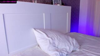 _milkyway chaturbate  gently fucks pussy