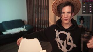 tiffany__keyss chaturbate  decided to arrange a VIPShow with a vulgar contest