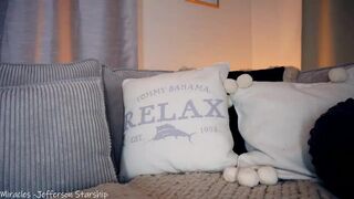 x_lily_x chaturbate A young doll is naughty with a vibrator