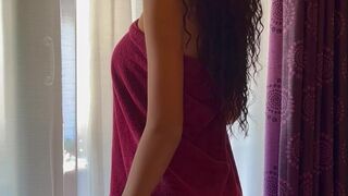 manirat_42 onlyfans Gorgeous krail pulls unshaven pussy