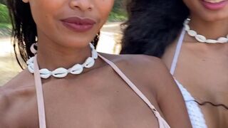 manirat_42 onlyfans Hot babe fucks both holes