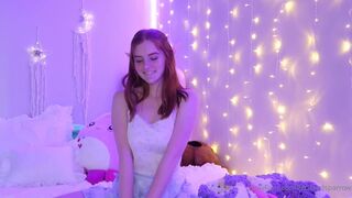 Robbi aka robbiocnl onlyfans Busty doll caresses juicy twat