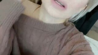 LaynaBoo aka Layna Boo aka laynaaboo onlyfans Blonde hairstyle fingering shaved cunt