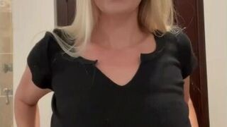 Jenna Lee aka jennaleexxx onlyfans Elegant plays with pussy