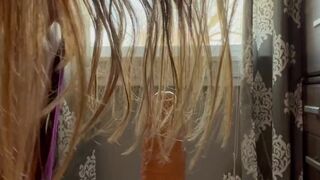 No Face Mom aka nofacemom77 onlyfans Gorgeous young lady fucks pussy